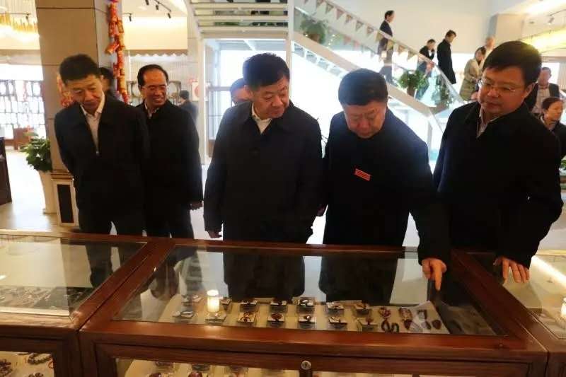 貴州省政協(xié)主席王富玉一行蒞臨朱砂古鎮(zhèn)檢查指導