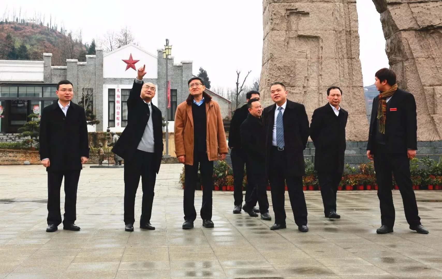 中國工商銀行貴州省分行副行長吳濤一行到朱砂古鎮(zhèn)調(diào)研