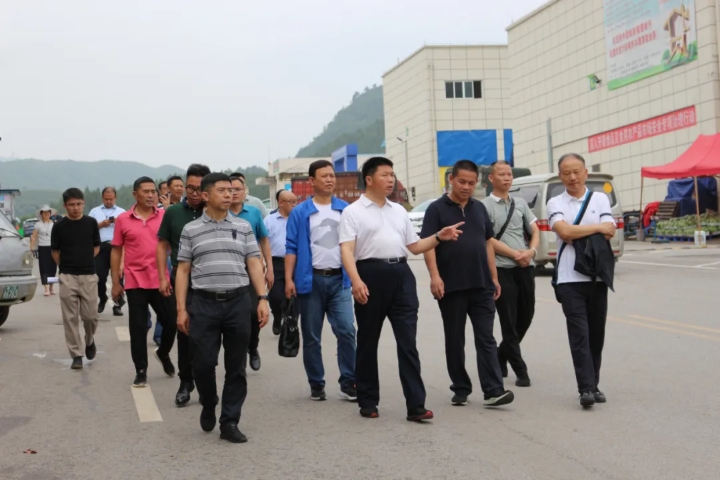 黔東南州人民政府駐北京聯(lián)絡處組織企業(yè)赴貴州銀田物流園開展考察...